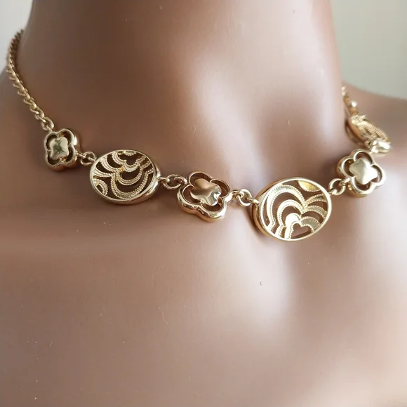 Liz Claiborne Gold Floral Necklace - Picture 2 of 12